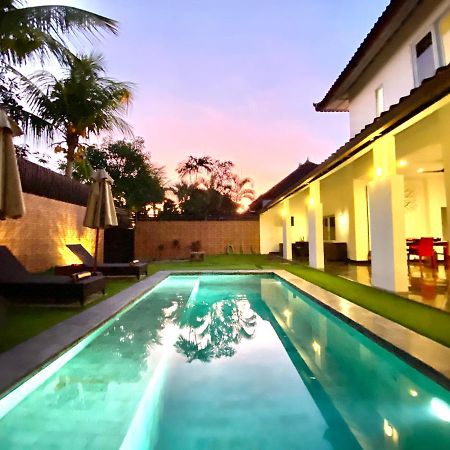 Villa Julia | Heart Of Seminyak | 350M Beach エクステリア 写真