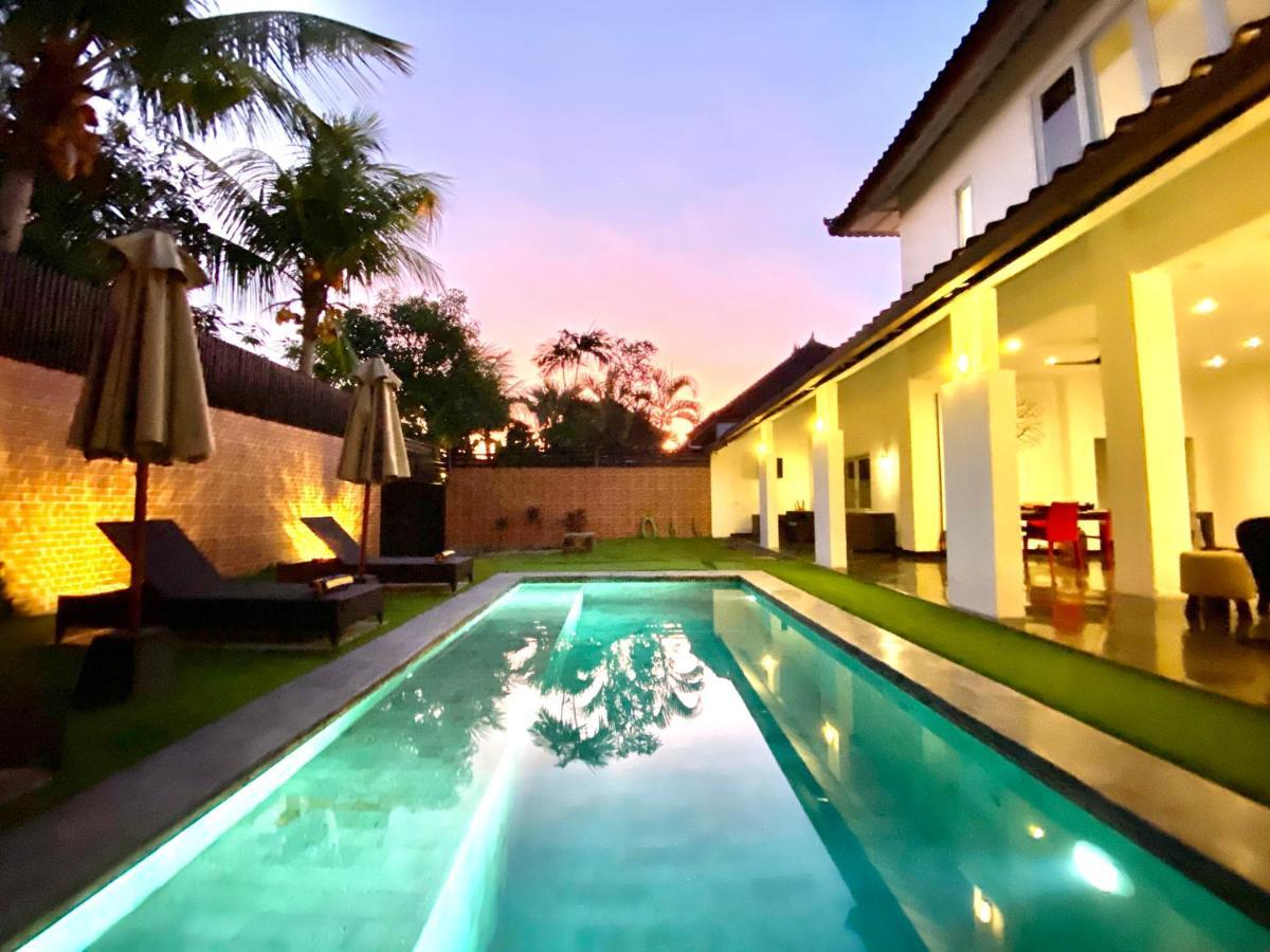 Villa Julia | Heart Of Seminyak | 350M Beach エクステリア 写真