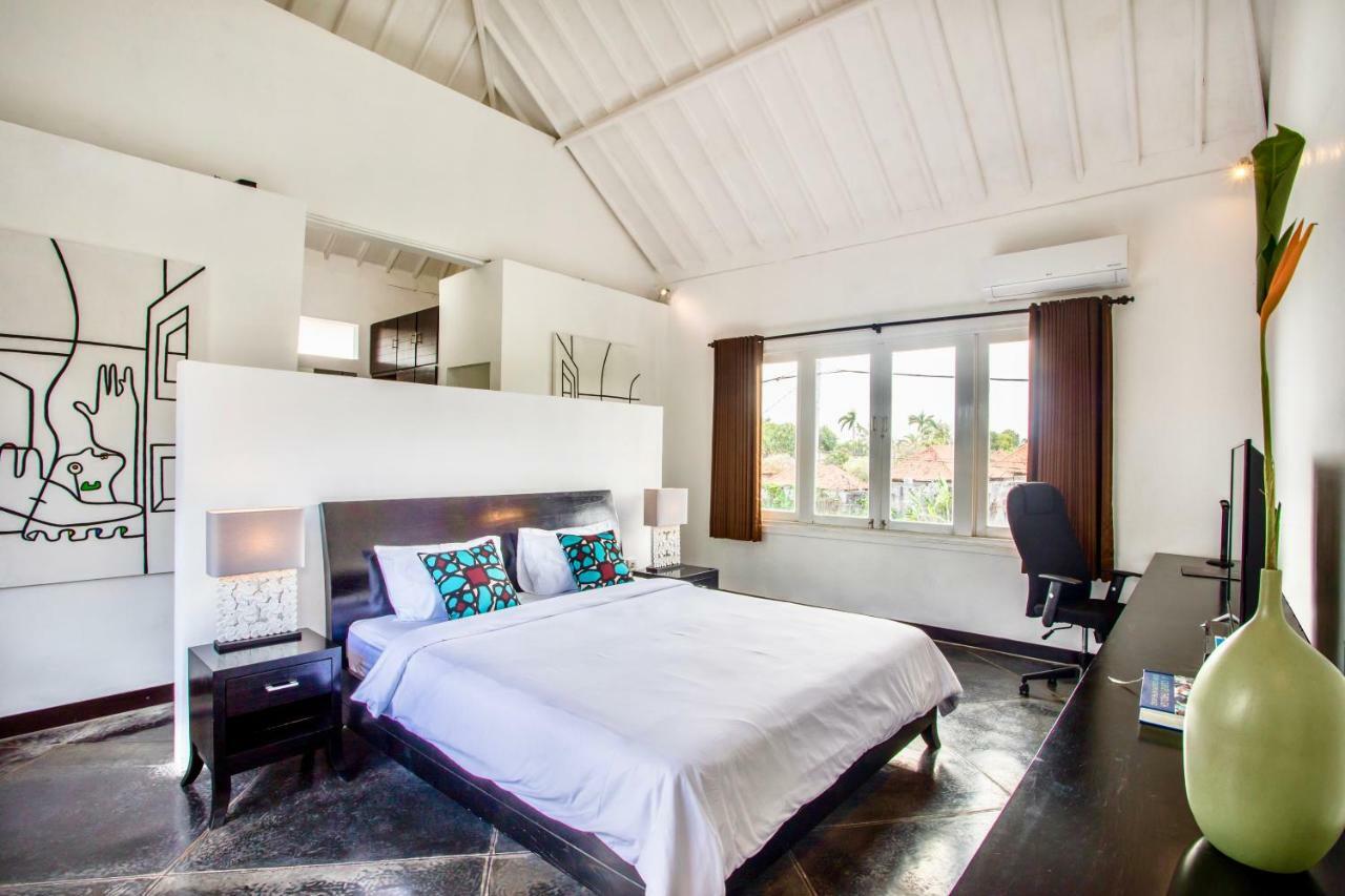 Villa Julia | Heart Of Seminyak | 350M Beach エクステリア 写真